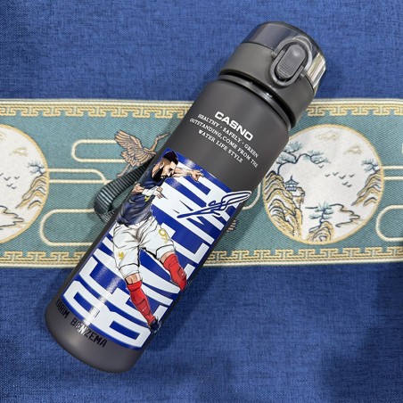 Frosted Water Bottle with Lid Space Cup Sports Water Cup for Soccer Fans & Tournaments